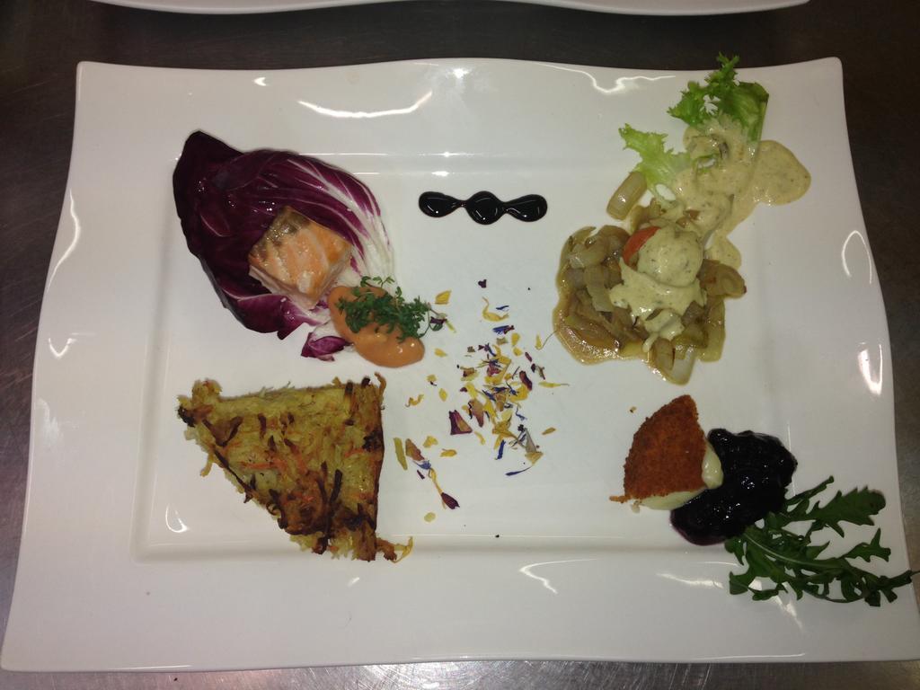 Horchem Hotel-Restaurant-Cafe-Bar مونشاو المظهر الخارجي الصورة