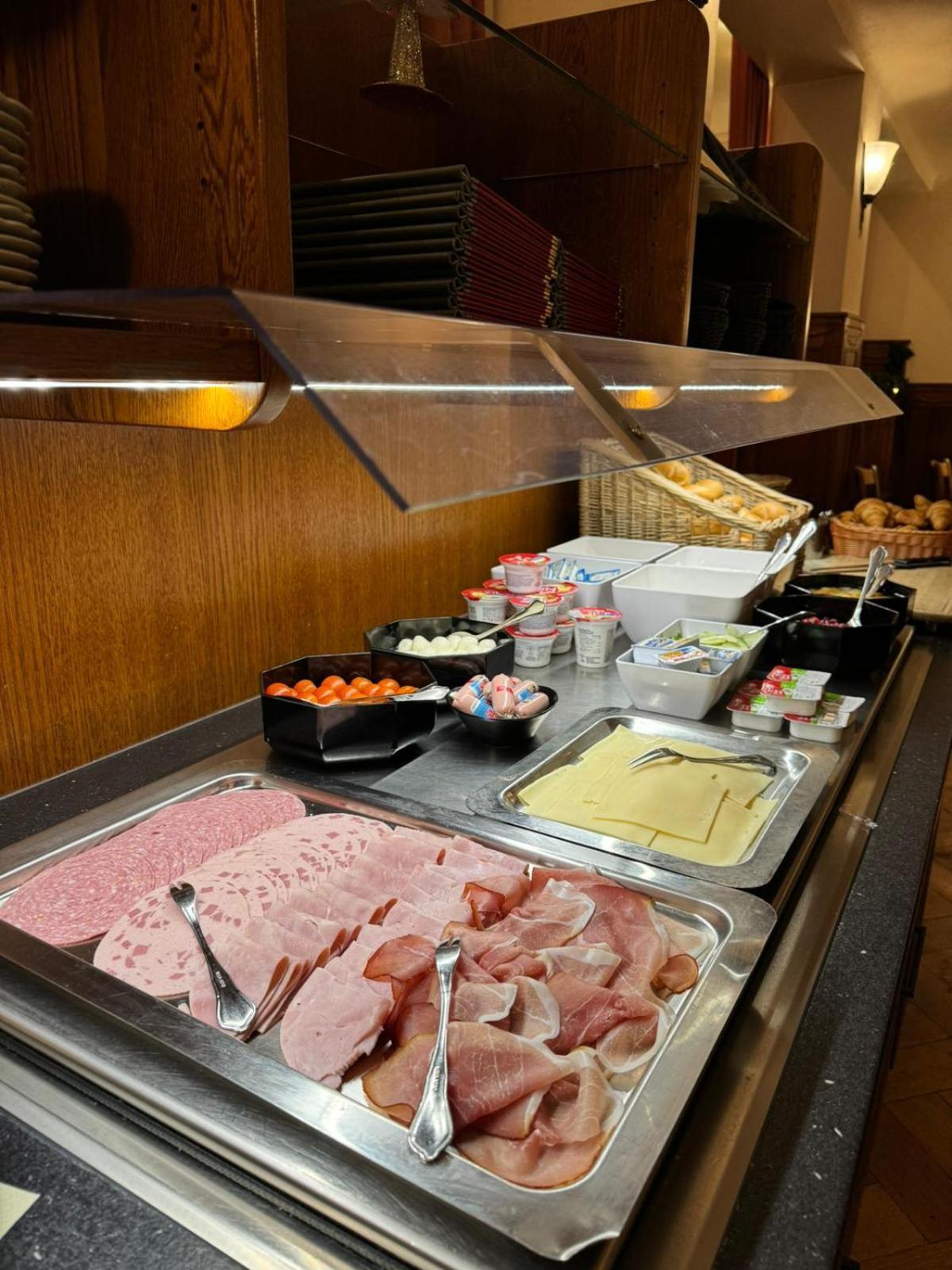 Horchem Hotel-Restaurant-Cafe-Bar مونشاو المظهر الخارجي الصورة