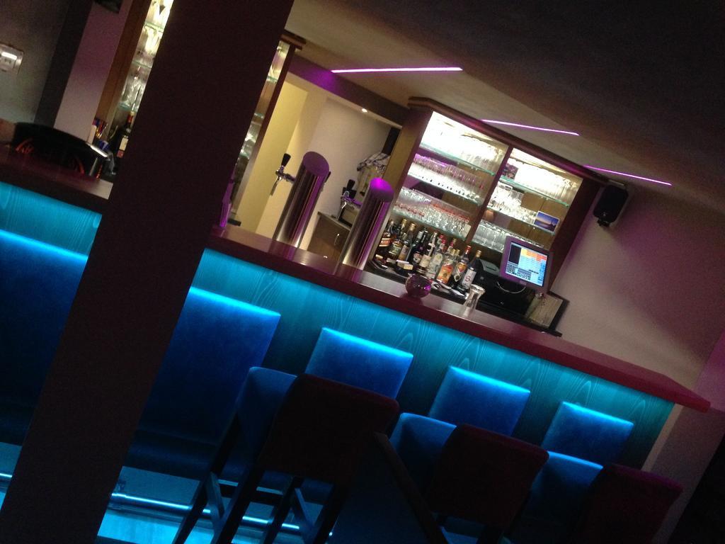 Horchem Hotel-Restaurant-Cafe-Bar مونشاو المظهر الخارجي الصورة