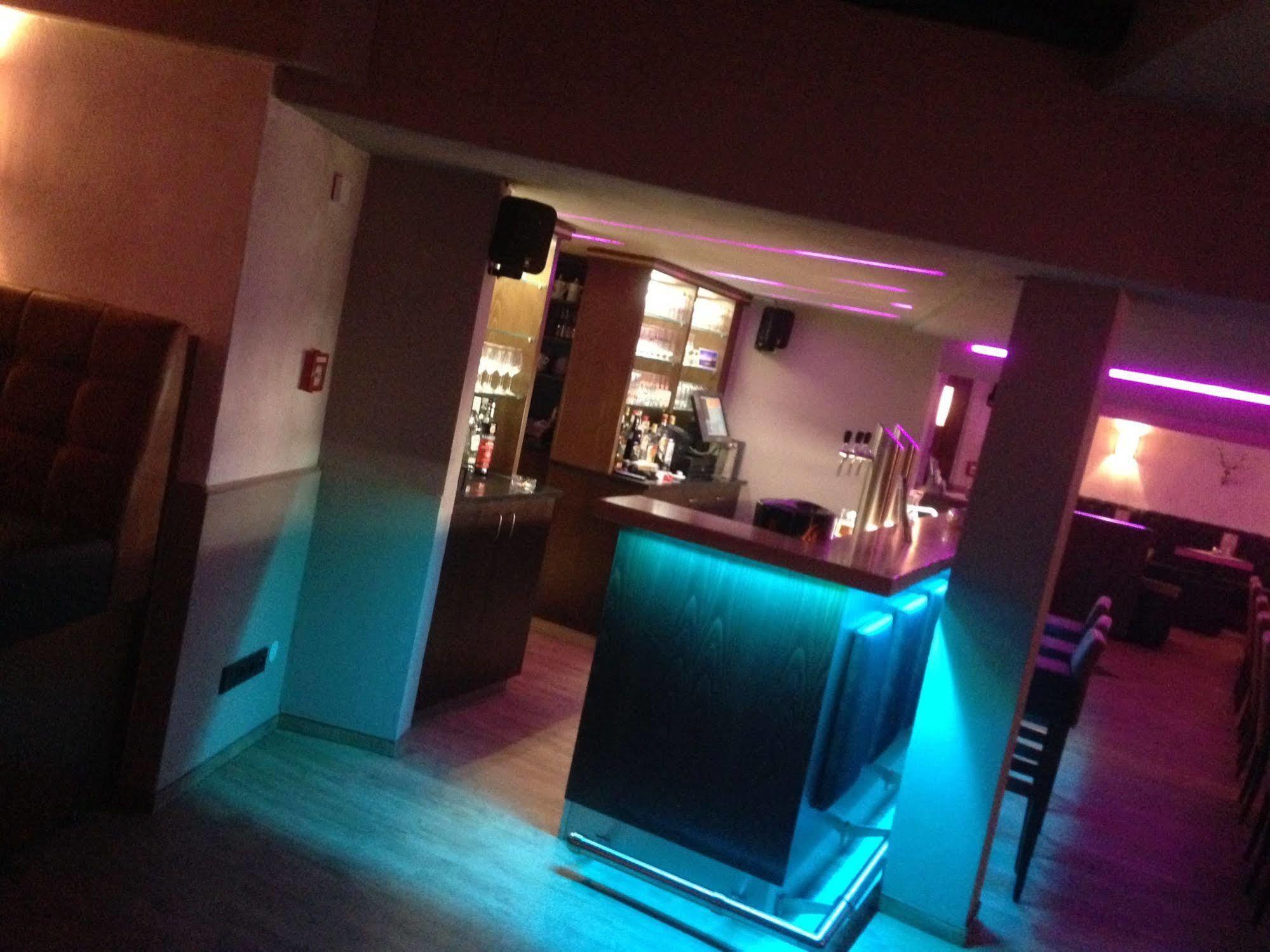 Horchem Hotel-Restaurant-Cafe-Bar مونشاو المظهر الخارجي الصورة